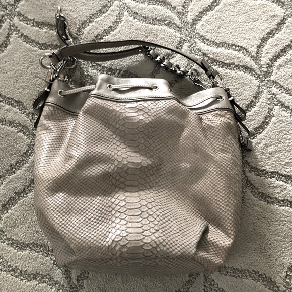 Coach Bucket Bag - Picture 4 of 10